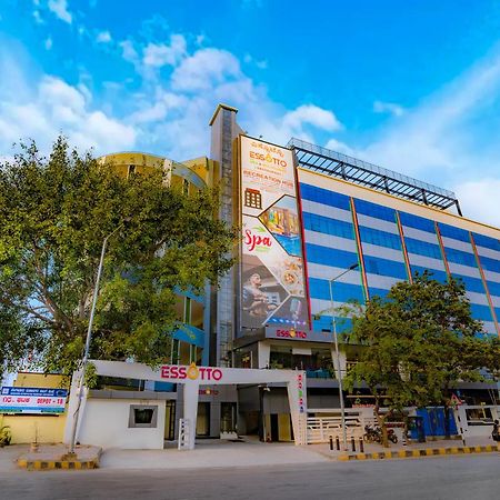 Hotel Essotto Recreation Hub Bangalore Esterno foto