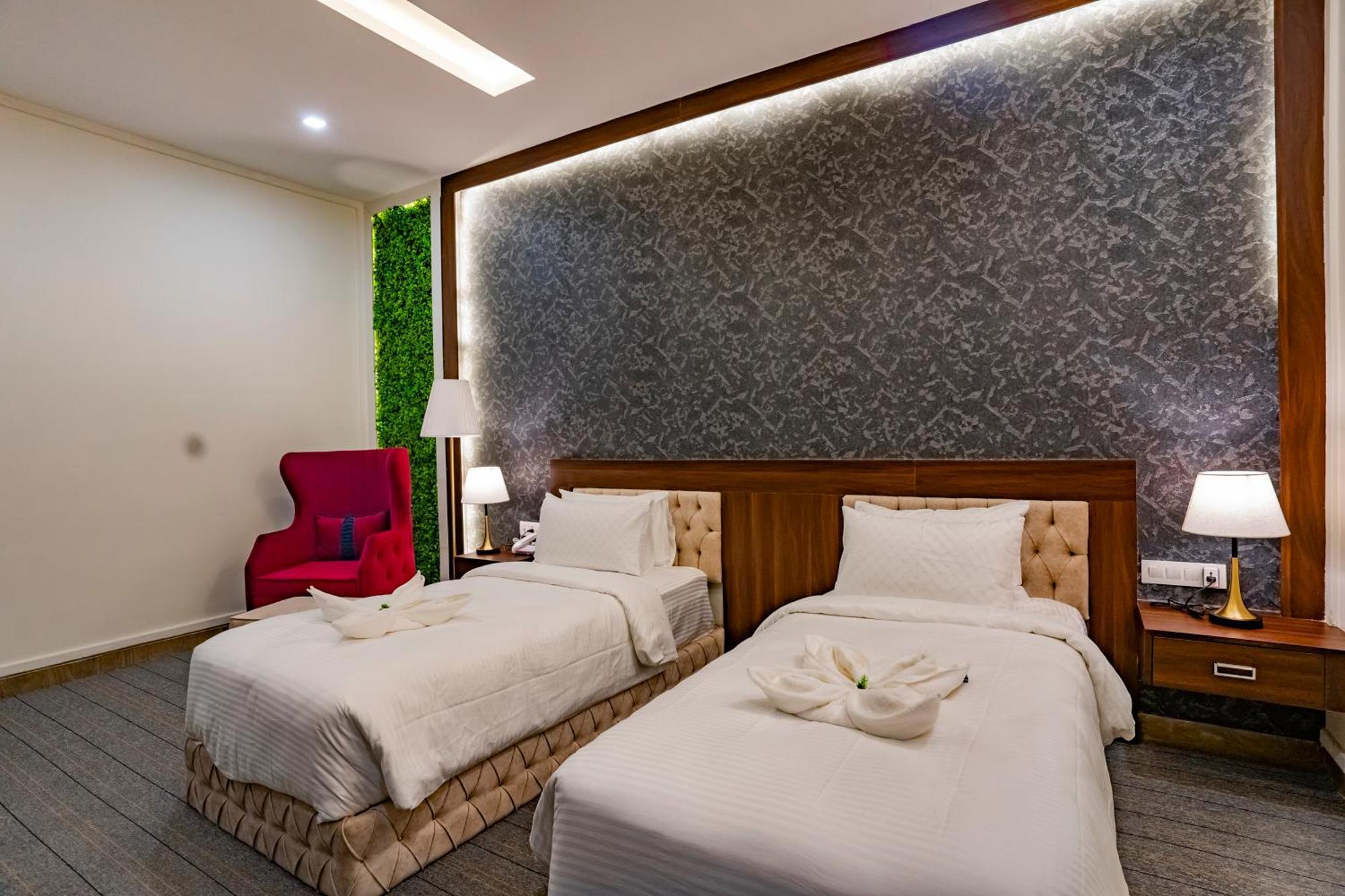 Hotel Essotto Recreation Hub Bangalore Esterno foto