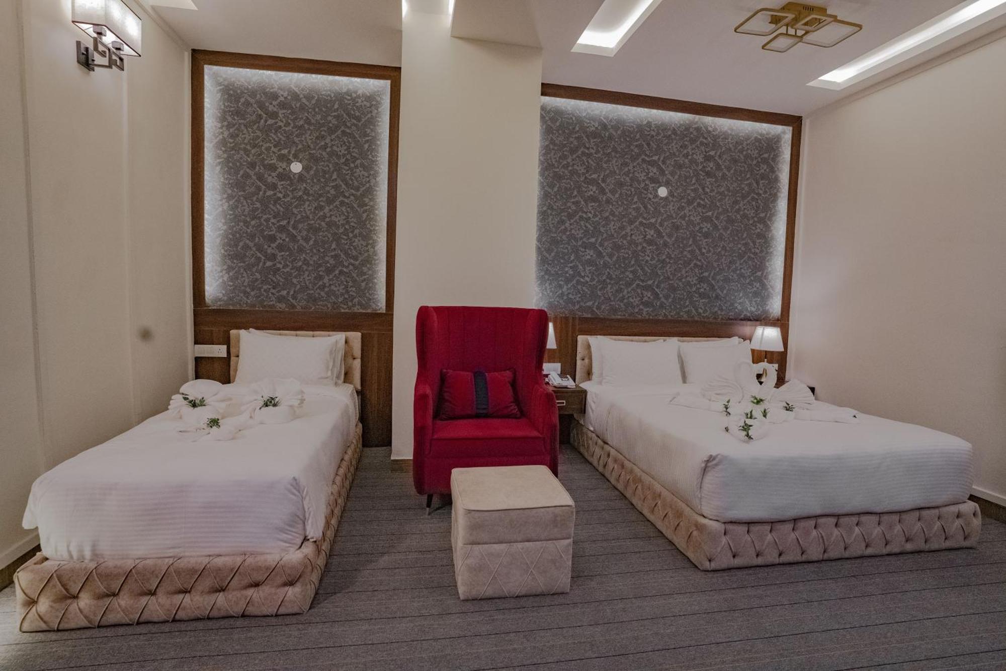 Hotel Essotto Recreation Hub Bangalore Esterno foto