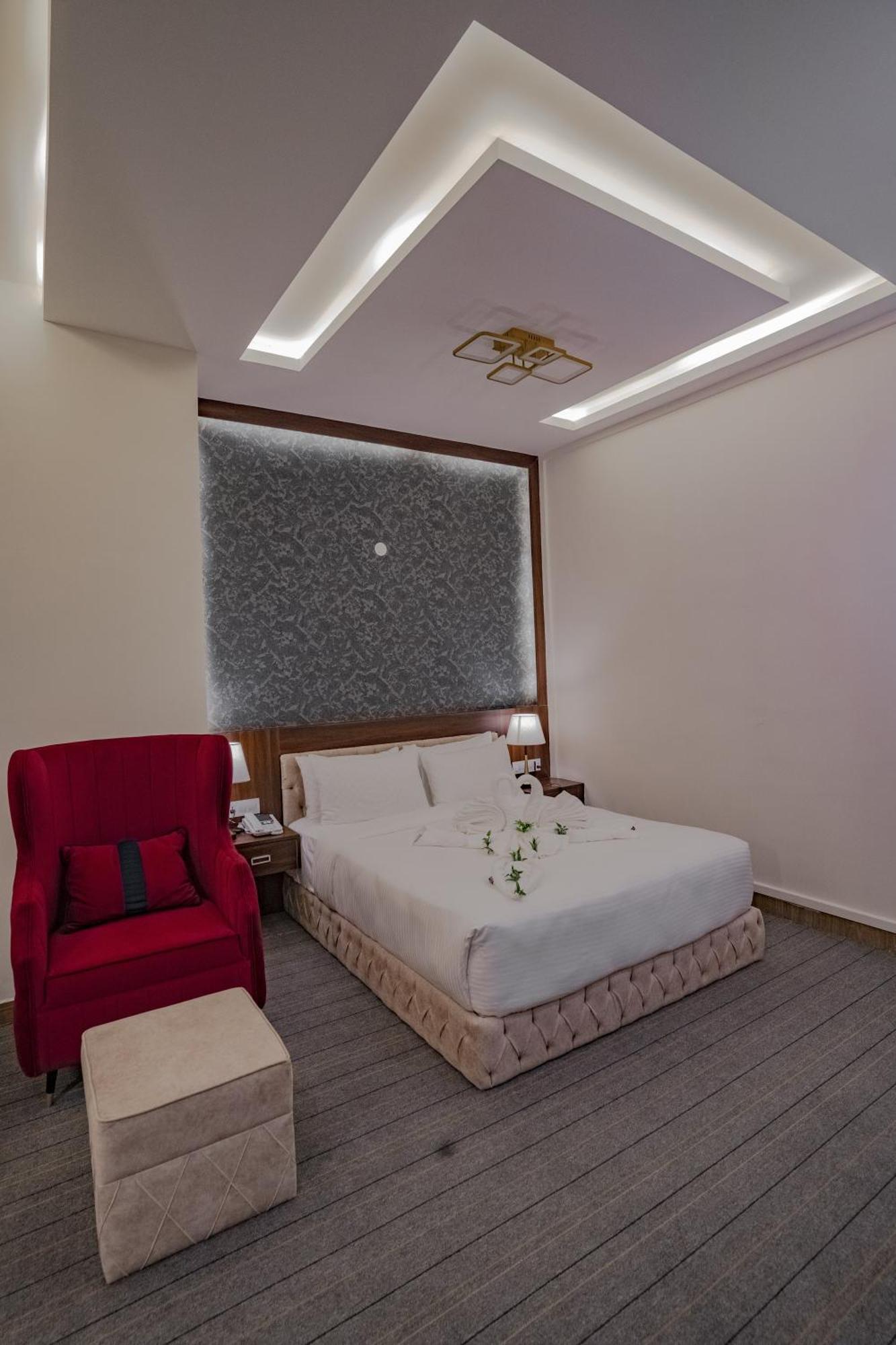 Hotel Essotto Recreation Hub Bangalore Esterno foto