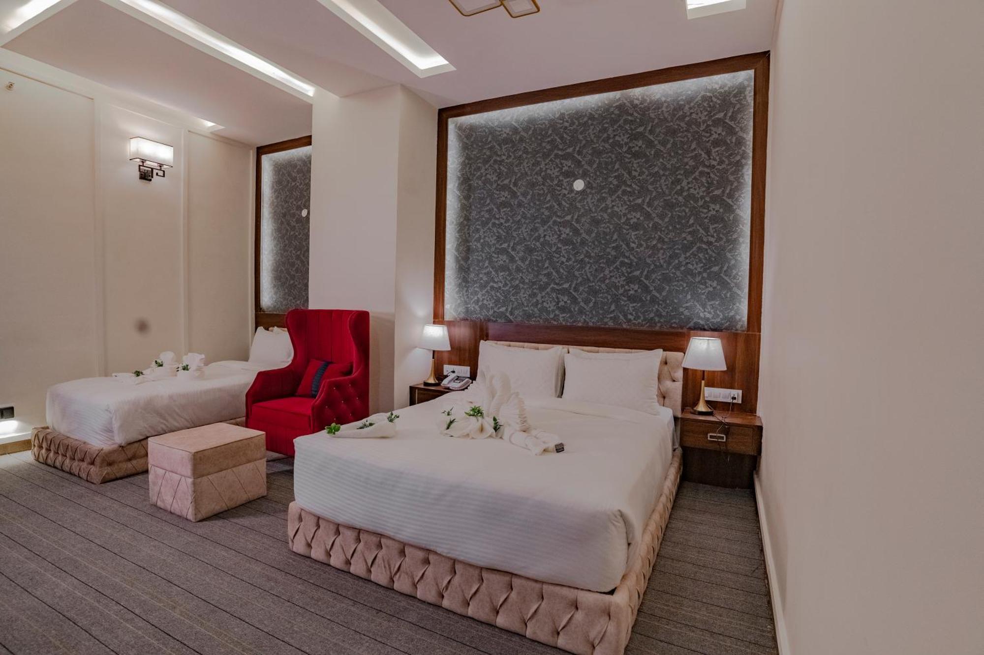 Hotel Essotto Recreation Hub Bangalore Esterno foto